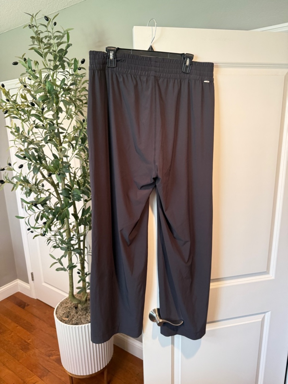 Vuori Villa Wideleg Pants - Picture 2 of 4